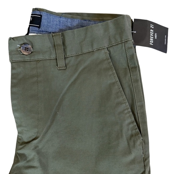🌻. F21 Men Slimline Straight Leg Chinos, Green, NWT - Picture 2 of 3